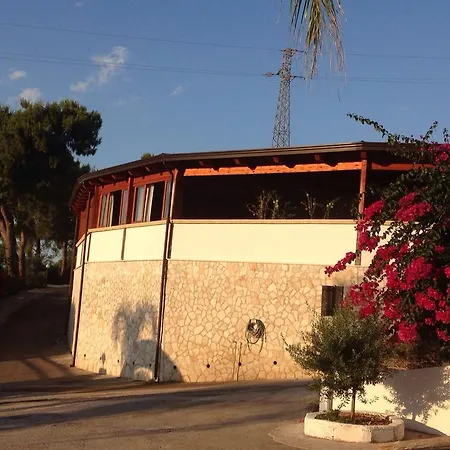 Prázdninový areál Villaggio Club Baia Di Paradiso